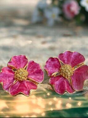 1.75" CLIP ON Avon Vintage 1990s Pink Enamel Dogwood Flower Statement Earrings
